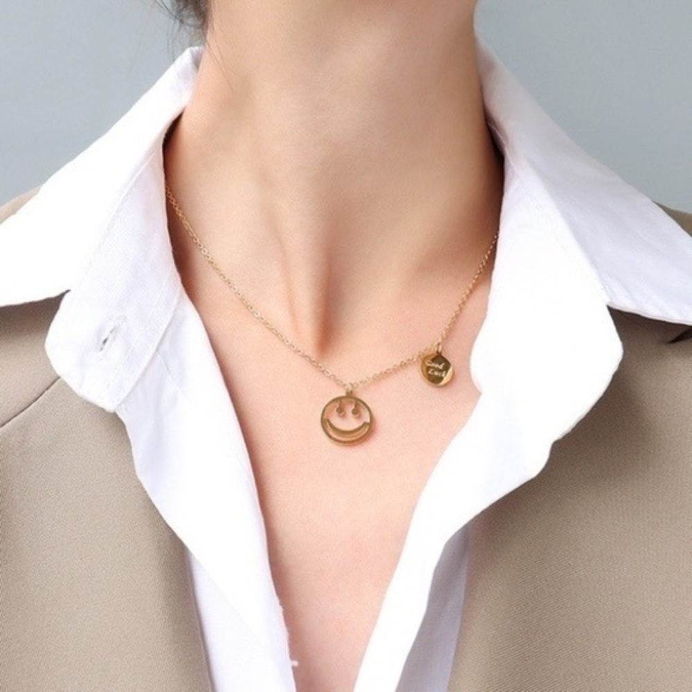 NEW!! 18kt Gold Plated Smiley Necklace